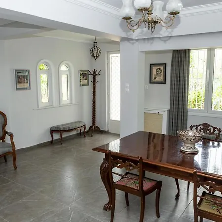 Kifissia 50's Designer House *