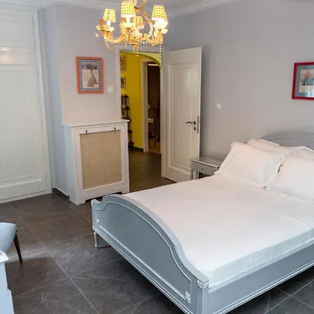 Kifissia 50's Designer House Apartment